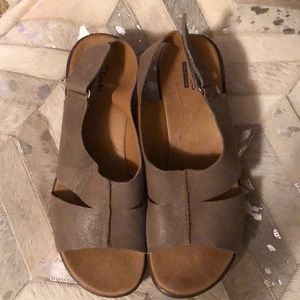 Clark’s suede wedge shoe